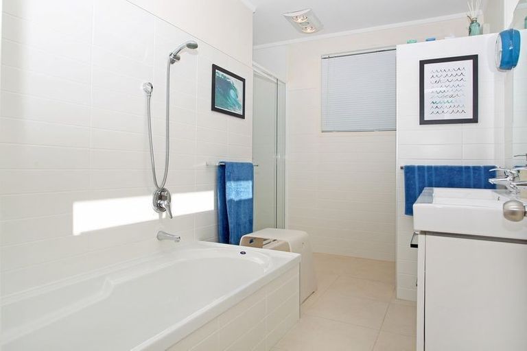 Photo of property in 14 Gurnard Road, Stillwater, Silverdale, 0993