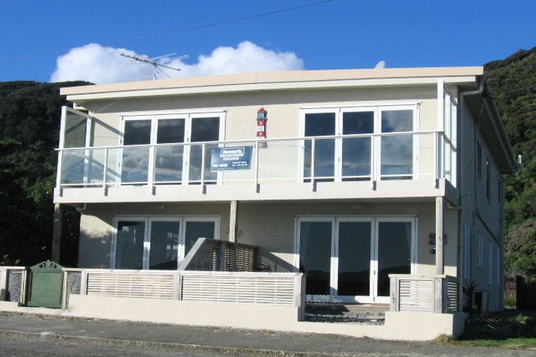 Photo of property in 2/28 Konini Street, Eastbourne, Lower Hutt, 5013