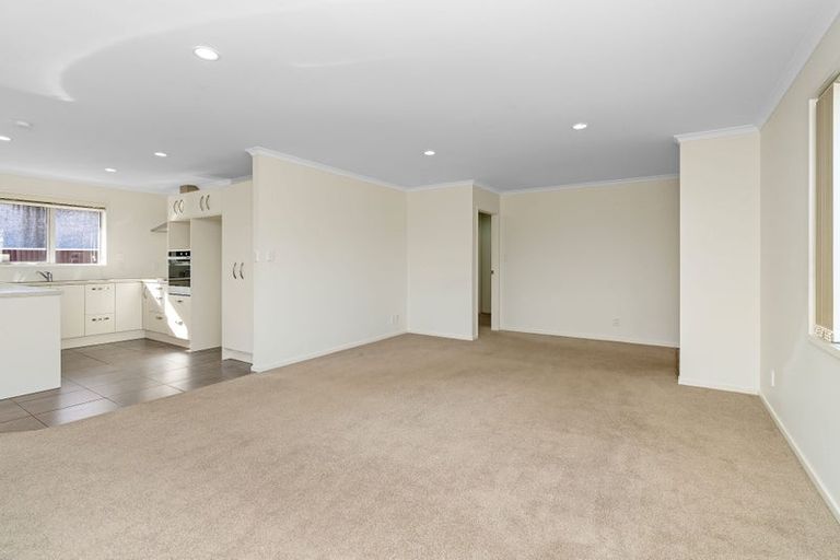 Photo of property in 4a Queenwood Road, Levin, 5510