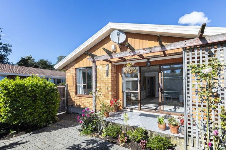 Photo of property in Birchdale Courts, 1/69a Yaldhurst Road, Sockburn, Christchurch, 8042