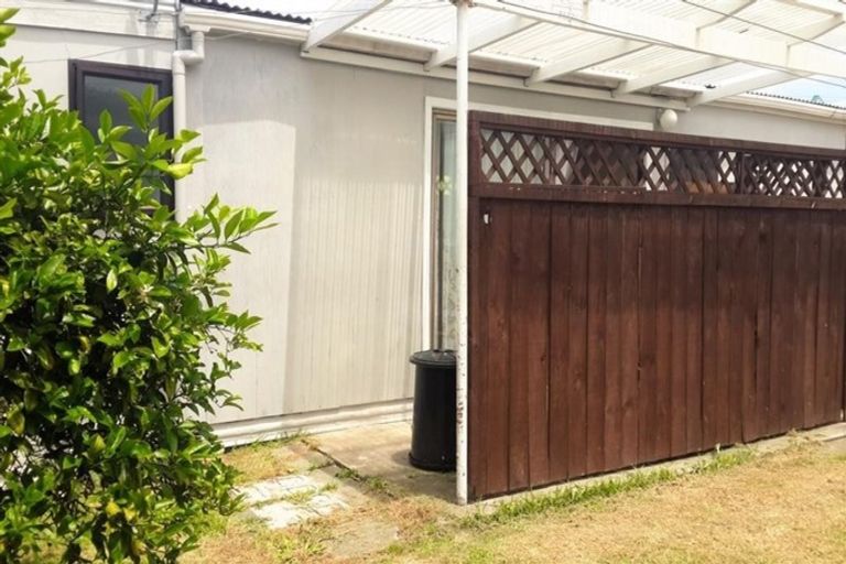 Photo of property in 39 Birdwood Avenue, Papatoetoe, Auckland, 2025