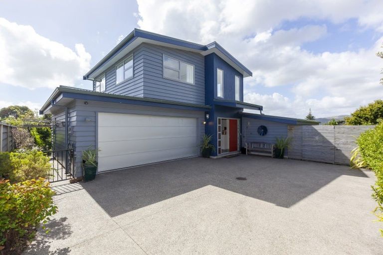 Photo of property in 5 Newry Road, Raumati Beach, Paraparaumu, 5032