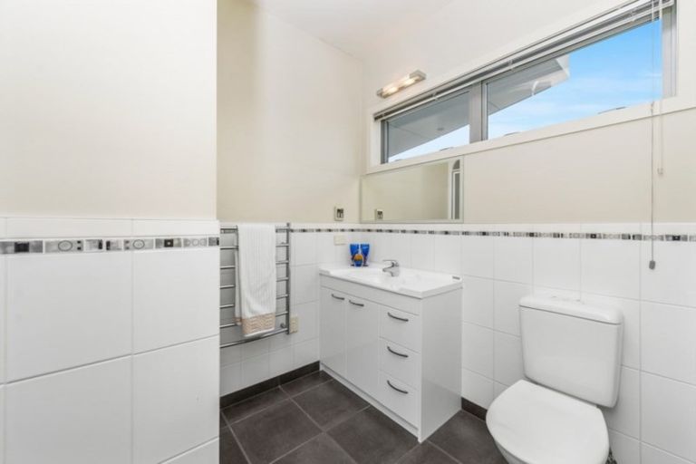 Photo of property in 12 Linden Place, Matipo Heights, Rotorua, 3015