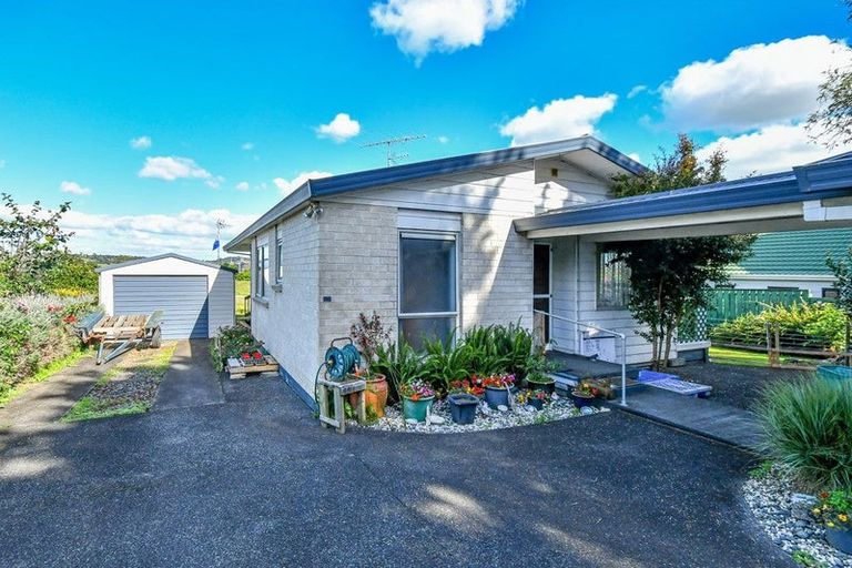 Photo of property in 21 Saint Johns Avenue, Tuakau, 2121