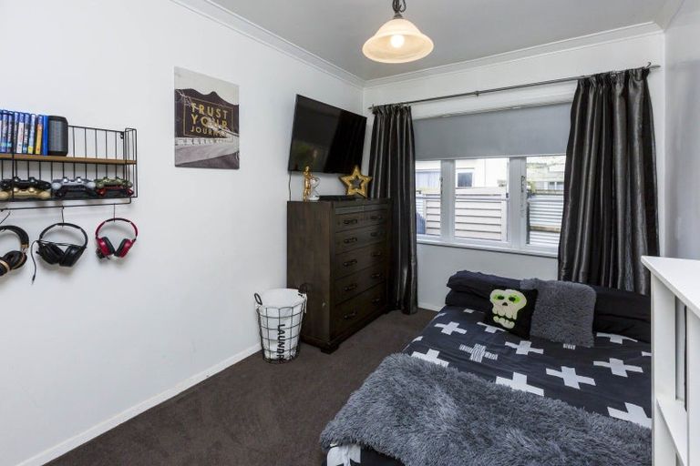 Photo of property in 60 Gibbons Street, Ebdentown, Upper Hutt, 5018