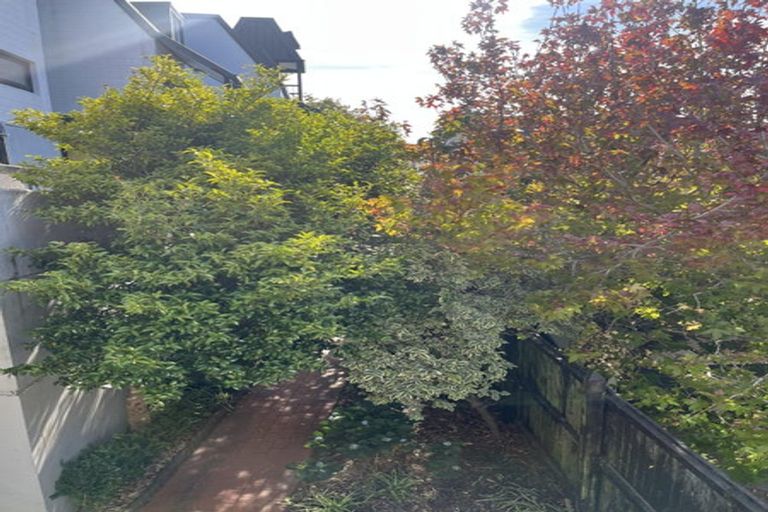 Photo of property in 16/10 Pitarua Street, Thorndon, Wellington, 6011