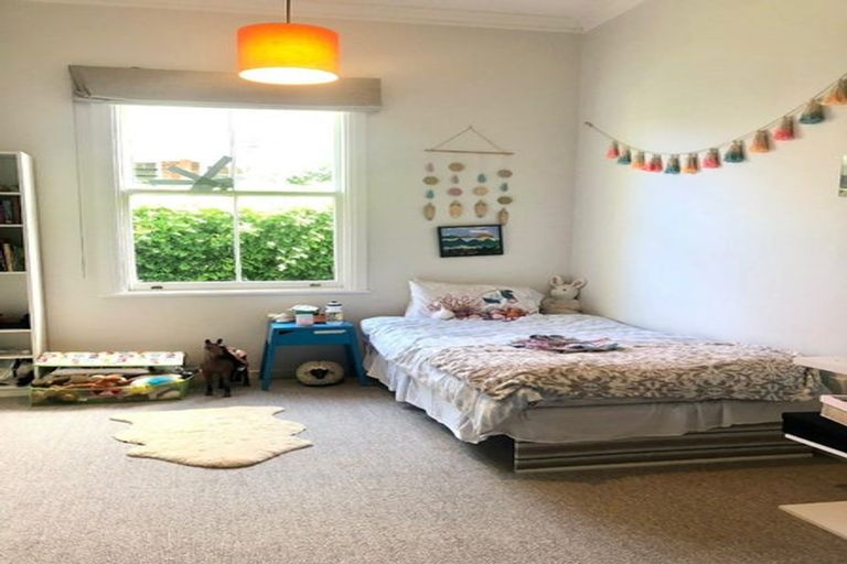 Photo of property in 19 Huapai Street, Onehunga, Auckland, 1061