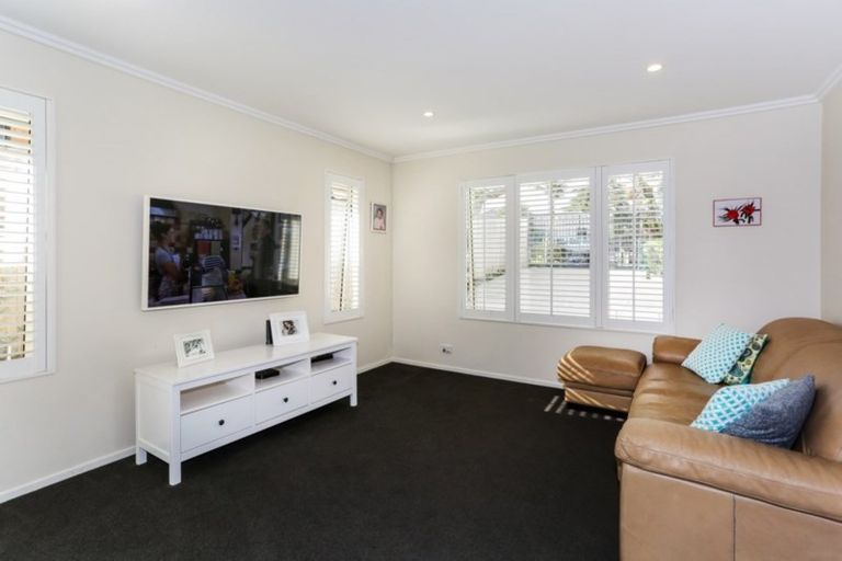 Photo of property in 4 Shepherds Road, Papakura, 2110