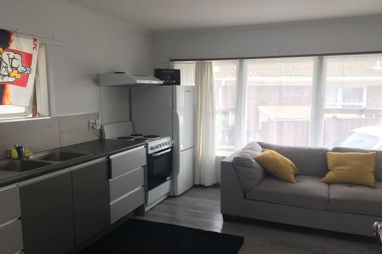 Photo of property in 2/58 Taharoto Road, Takapuna, Auckland, 0622