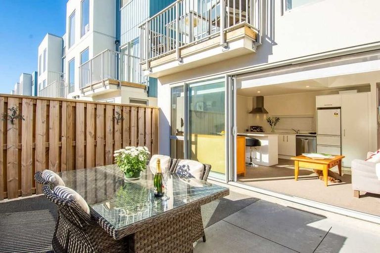 Photo of property in 31 Reynolds Place, Papamoa Beach, Papamoa, 3118