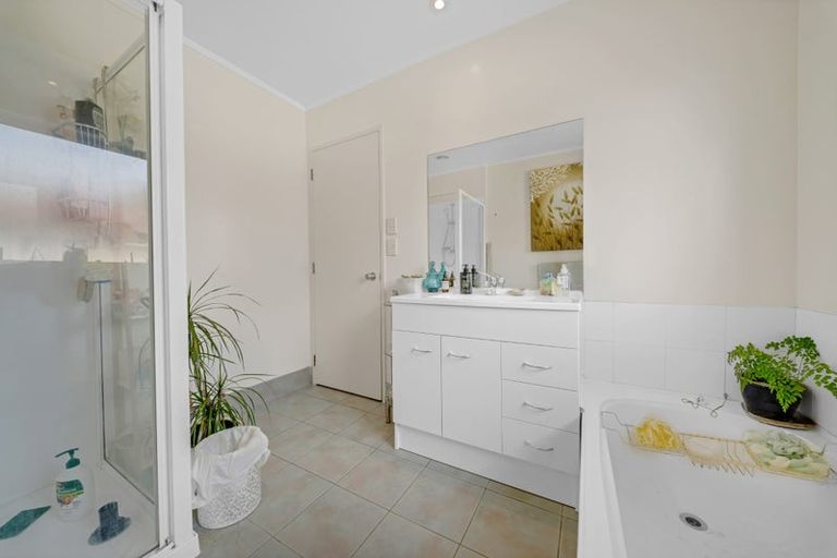 Photo of property in 5b Chelmsley Avenue, Henderson, Auckland, 0612