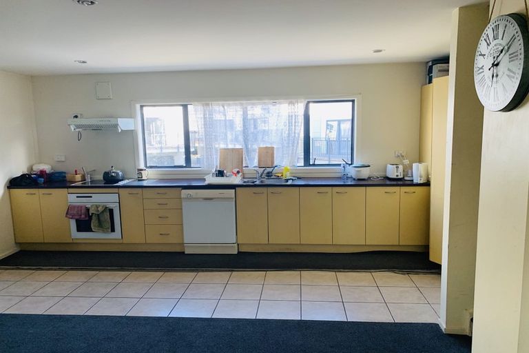 Photo of property in Krisley Court, 7/6 Ambrico Place, New Lynn, Auckland, 0600