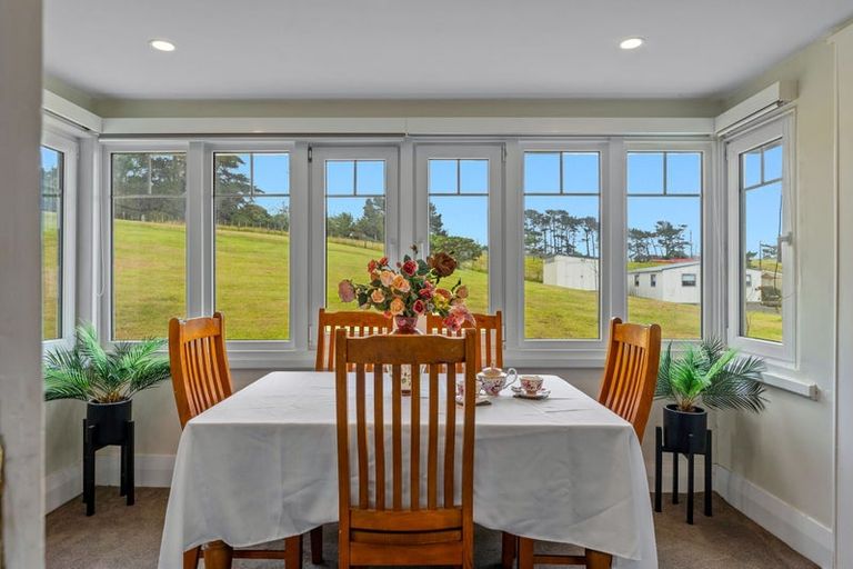 Photo of property in 100 Evans Road, South Head, Helensville, 0874