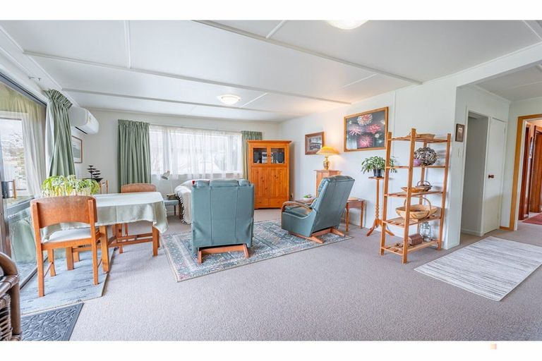 Photo of property in 8 Moorhouse Street, Waimate, 7924
