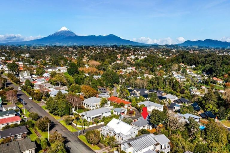 Photo of property in 4 Dale Street, Lower Vogeltown, New Plymouth, 4310