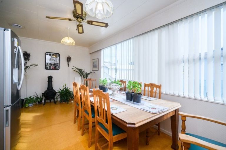 Photo of property in 14 Wilson Street, Bulls, 4818