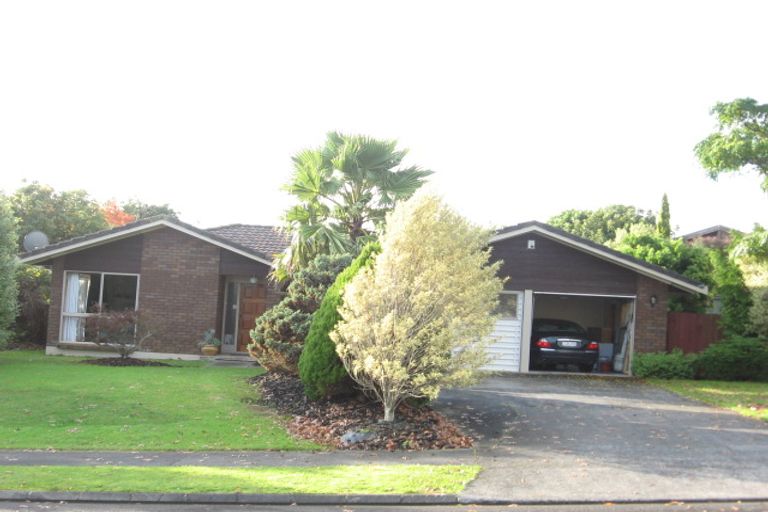 Photo of property in 12 Kuripaka Crescent, The Gardens, Auckland, 2105