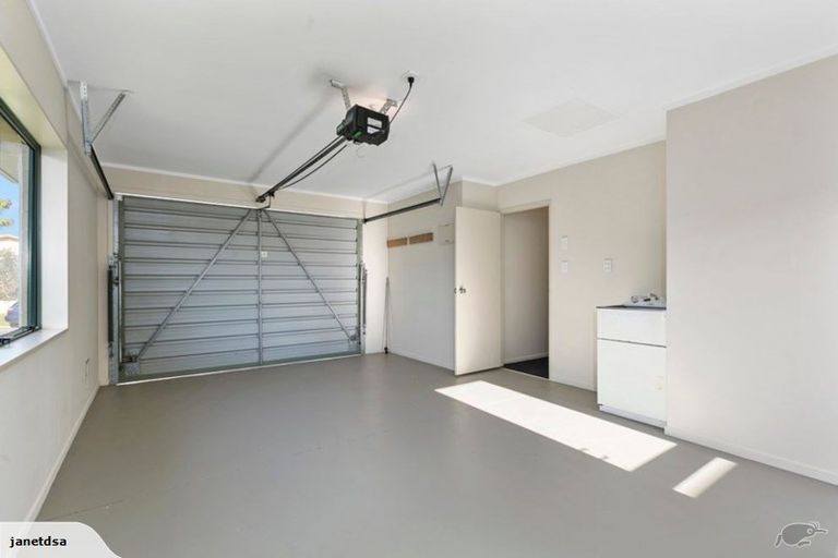 Photo of property in 1a Lagoon Place, Poike, Tauranga, 3112