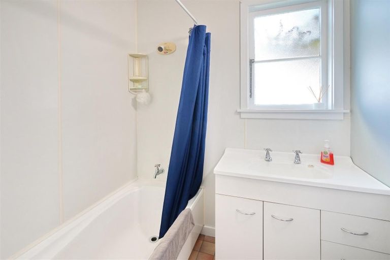 Photo of property in 50 Pitcairn Crescent, Bryndwr, Christchurch, 8053