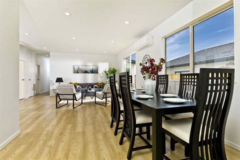 Photo of property in 58 Schoolside Road, Kumeu, 0810