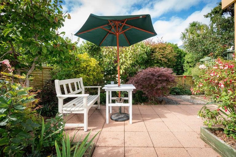 Photo of property in 10 Futuna Close, Karori, Wellington, 6012