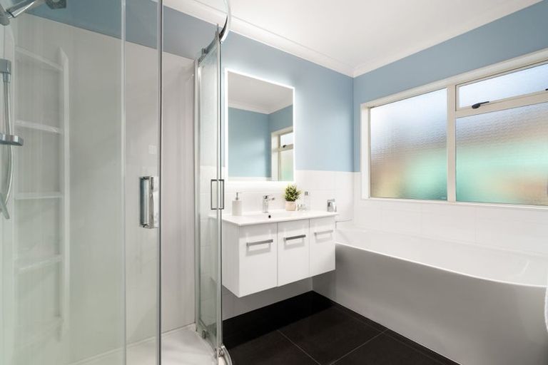 Photo of property in 5 Castlehill Court, Wattle Downs, Auckland, 2103