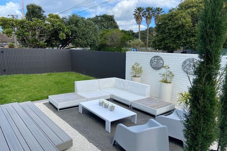 Photo of property in 1/2 Omana Road, Milford, Auckland, 0620