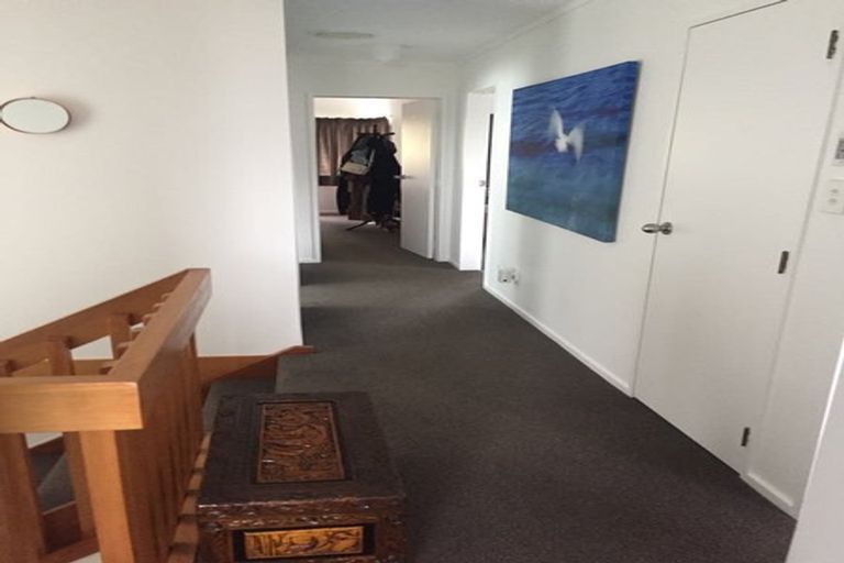 Photo of property in 2 Meadowcroft Grove, Johnsonville, Wellington, 6037