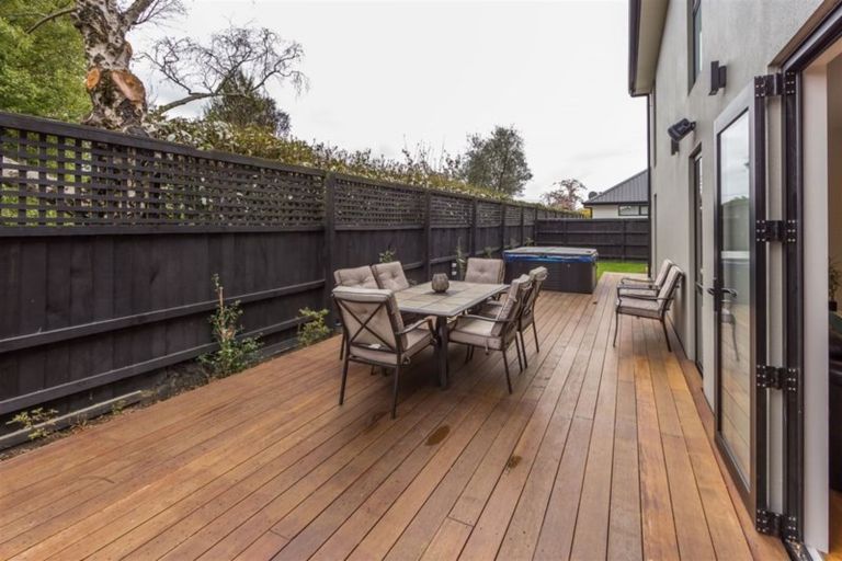 Photo of property in 28 Hawthorne Street, Strowan, Christchurch, 8052