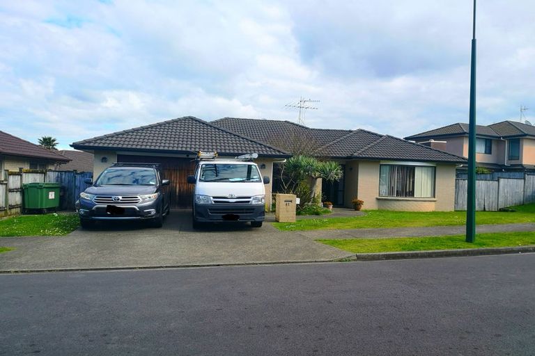 Photo of property in 41 Speyside Crescent, Flat Bush, Auckland, 2016