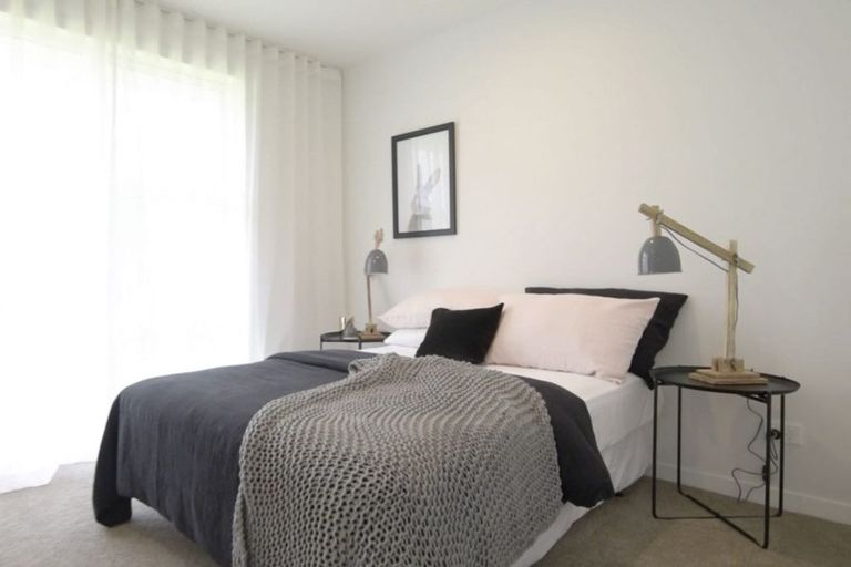 Photo of property in 1 Eric Gifford Drive, Ranui, Auckland, 0612