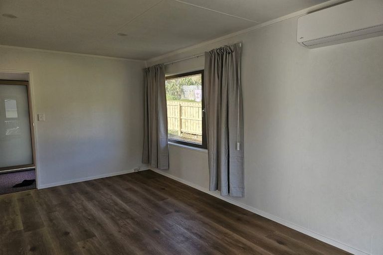 Photo of property in 5 Mahinawa Street, Takapuwahia, Porirua, 5022