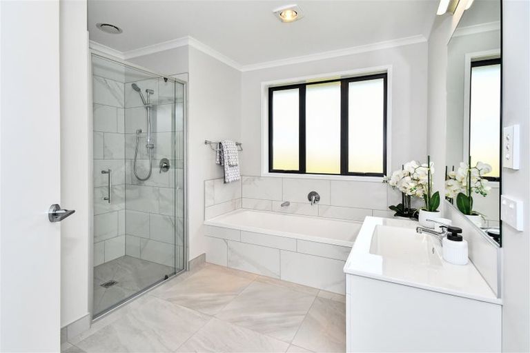 Photo of property in 4 Trevor Mcmiken Drive, Patumahoe, 2679