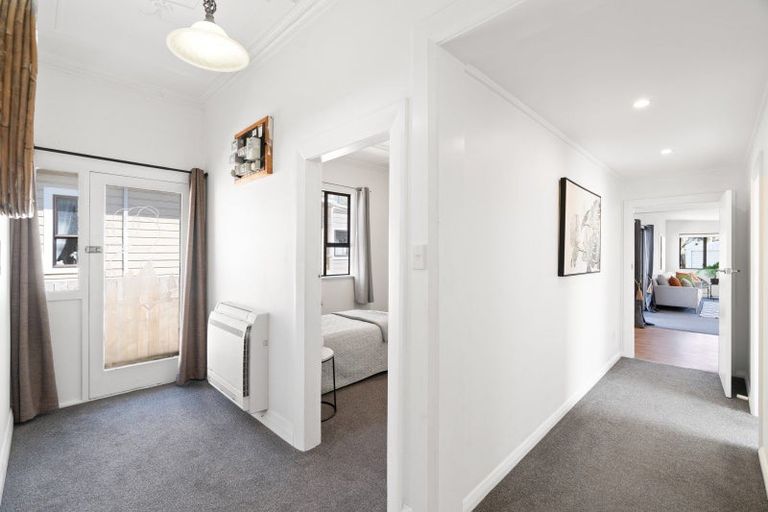 Photo of property in 380 Bay View Road, Saint Clair, Dunedin, 9012