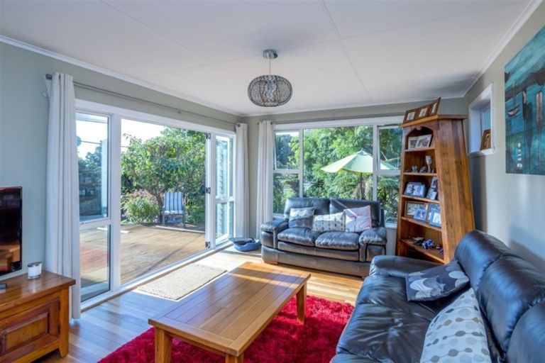 Photo of property in 97 Kawiu Road, Levin, 5510