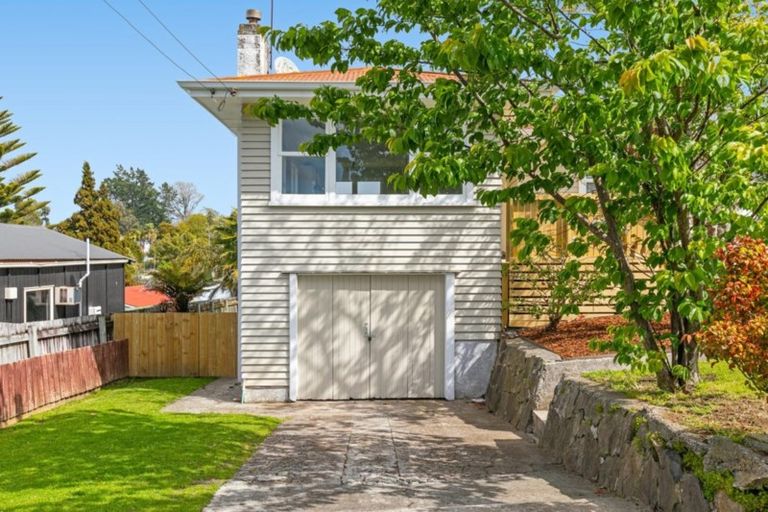 Photo of property in 6 Wembury Grove, Parkvale, Tauranga, 3112