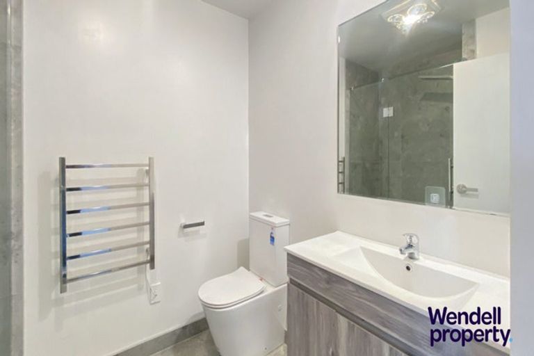 Photo of property in 3/86 Fred Taylor Drive, Westgate, Auckland, 0814