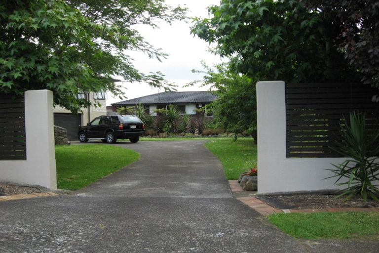 Property details for 22 Mcintyre Road, Mangere Bridge, Auckland, 2022