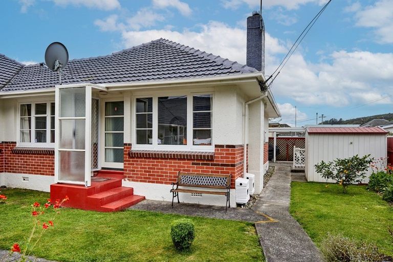 Photo of property in 5 Lane Street, Wallaceville, Upper Hutt, 5018
