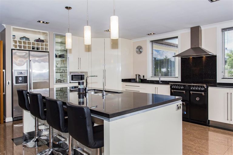 Photo of property in 2 Sams Place, Lake Tekapo, 7999