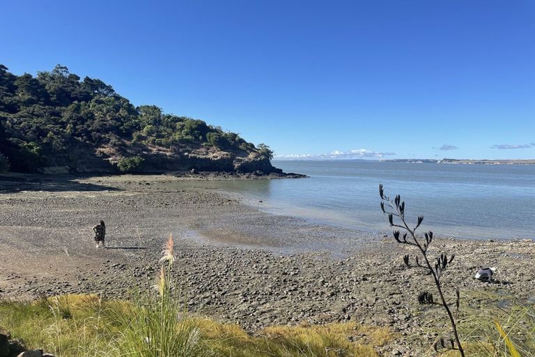 Photo of property in 24 Te Wairoa Lane, Tinopai, 0593