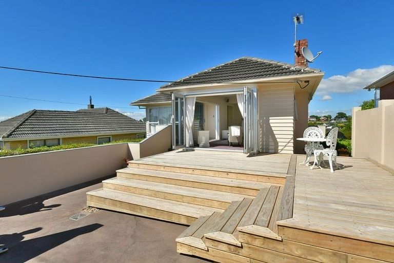 Photo of property in 1/42 Sunrise Avenue, Mairangi Bay, Auckland, 0630