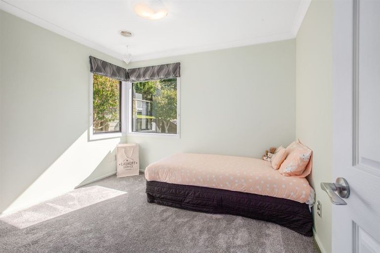 Photo of property in 16 Tongariro Drive, Aotea, Porirua, 5024