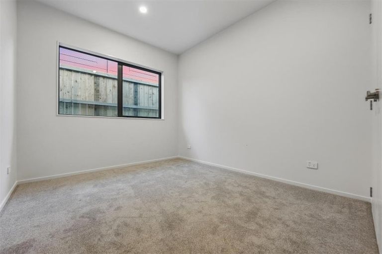 Photo of property in 50 Whakairo Crescent, Gulf Harbour, Whangaparaoa, 0930