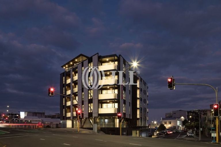 Photo of property in 86f Kervil Avenue, Te Atatu Peninsula, Auckland, 0610