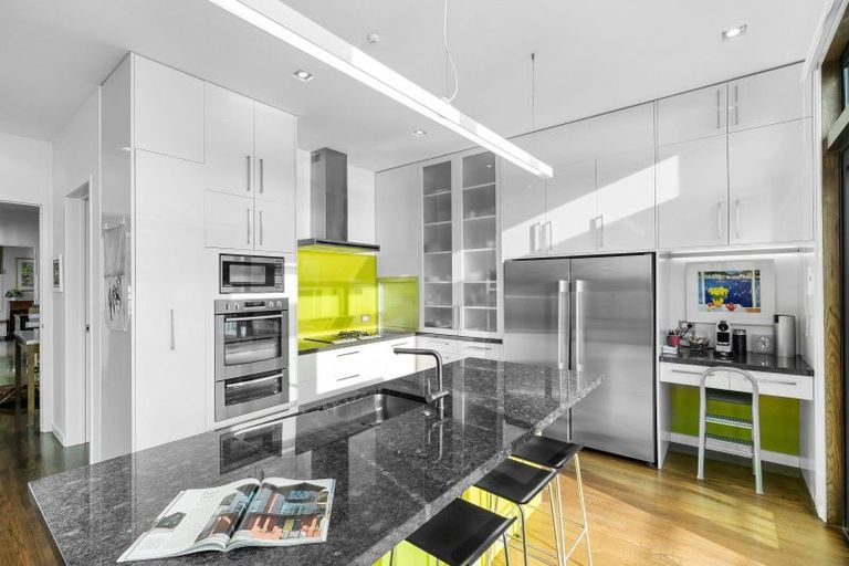 Photo of property in 286 Oriental Parade, Oriental Bay, Wellington, 6011