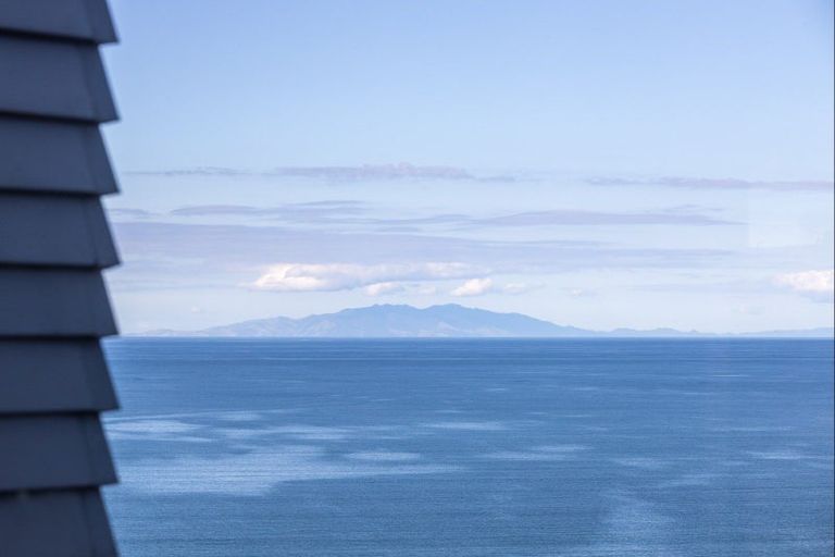 Photo of property in 8 Sykes Avenue, Hatfields Beach, Orewa, 0931