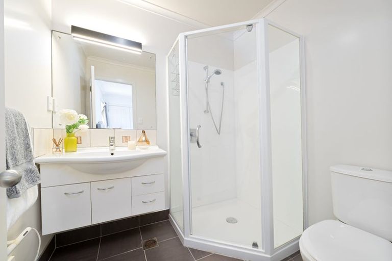 Photo of property in 103a Barrys Road, Glendene, Auckland, 0602