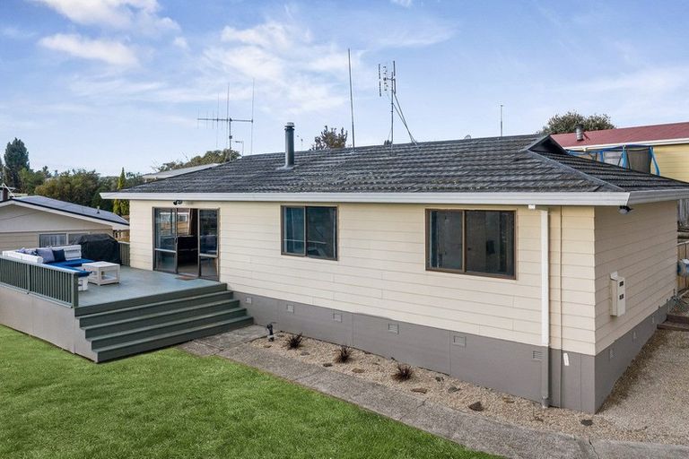 Photo of property in 8 Valley Road, Te Puke, 3119