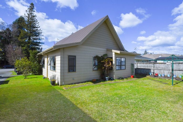 Photo of property in 6 Westbrook Place, Pomare, Rotorua, 3015